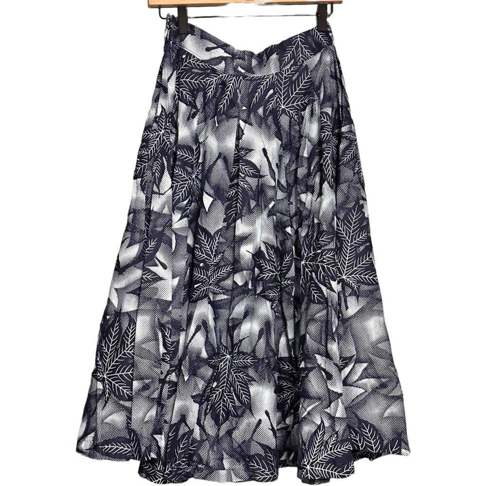 Francis + Benedict Blue White Floral Full A-line Silhouette T-Length Skirt Small